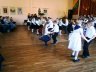 1a klasės mokiniai šoka šokį „Kiškelis“ - 